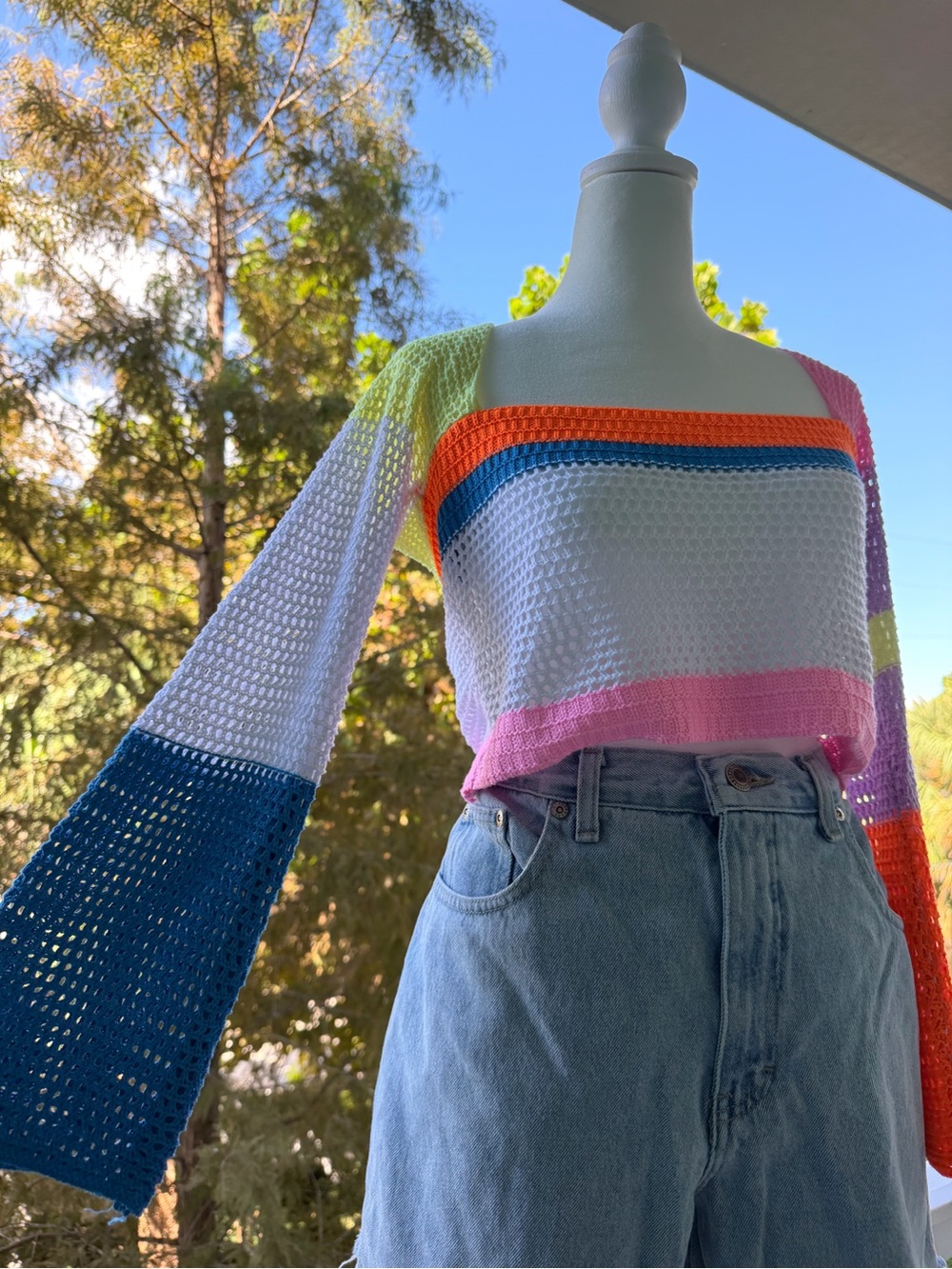 Cropped Multi-Color Knit Sweater - Picture 2 of 4